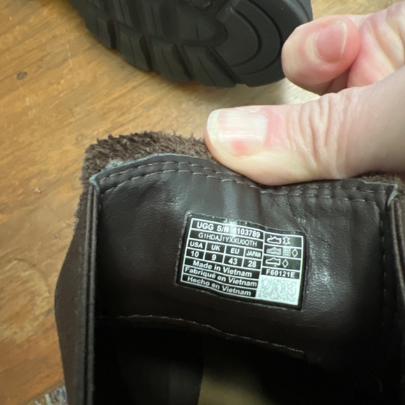 UGG Chelsea mens leather boots - Picture 4 of 4